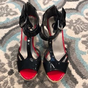 G by Guess wedges